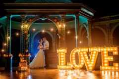 свадебная-фотозона-светодиодные-буквы