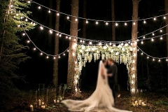 Свадебная фотозона из гирлянд